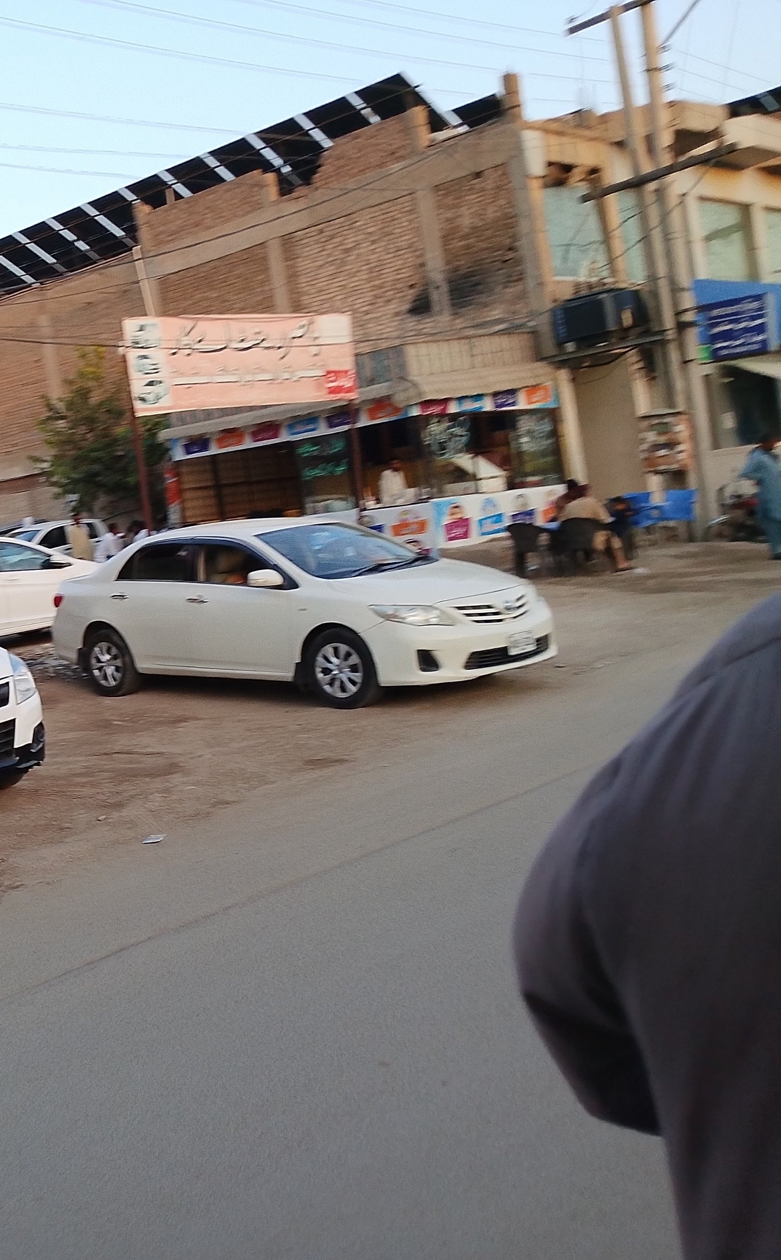 Nasir reant car