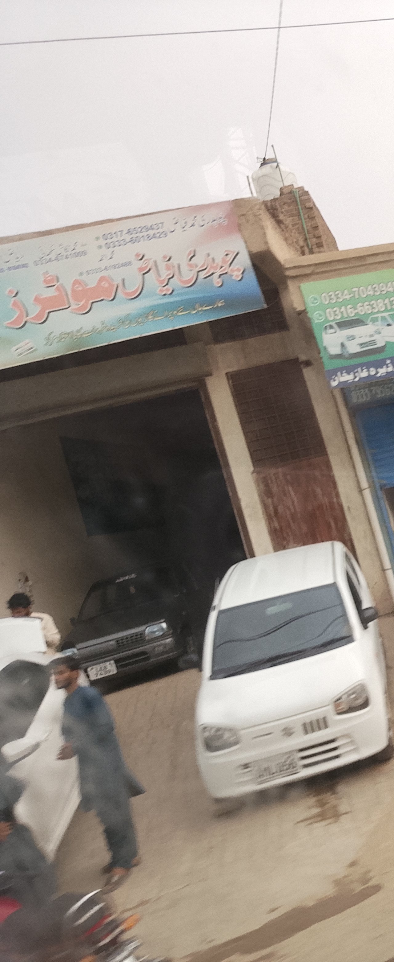 Chaudhary fayaz motors shorem Dera ghazi Khan