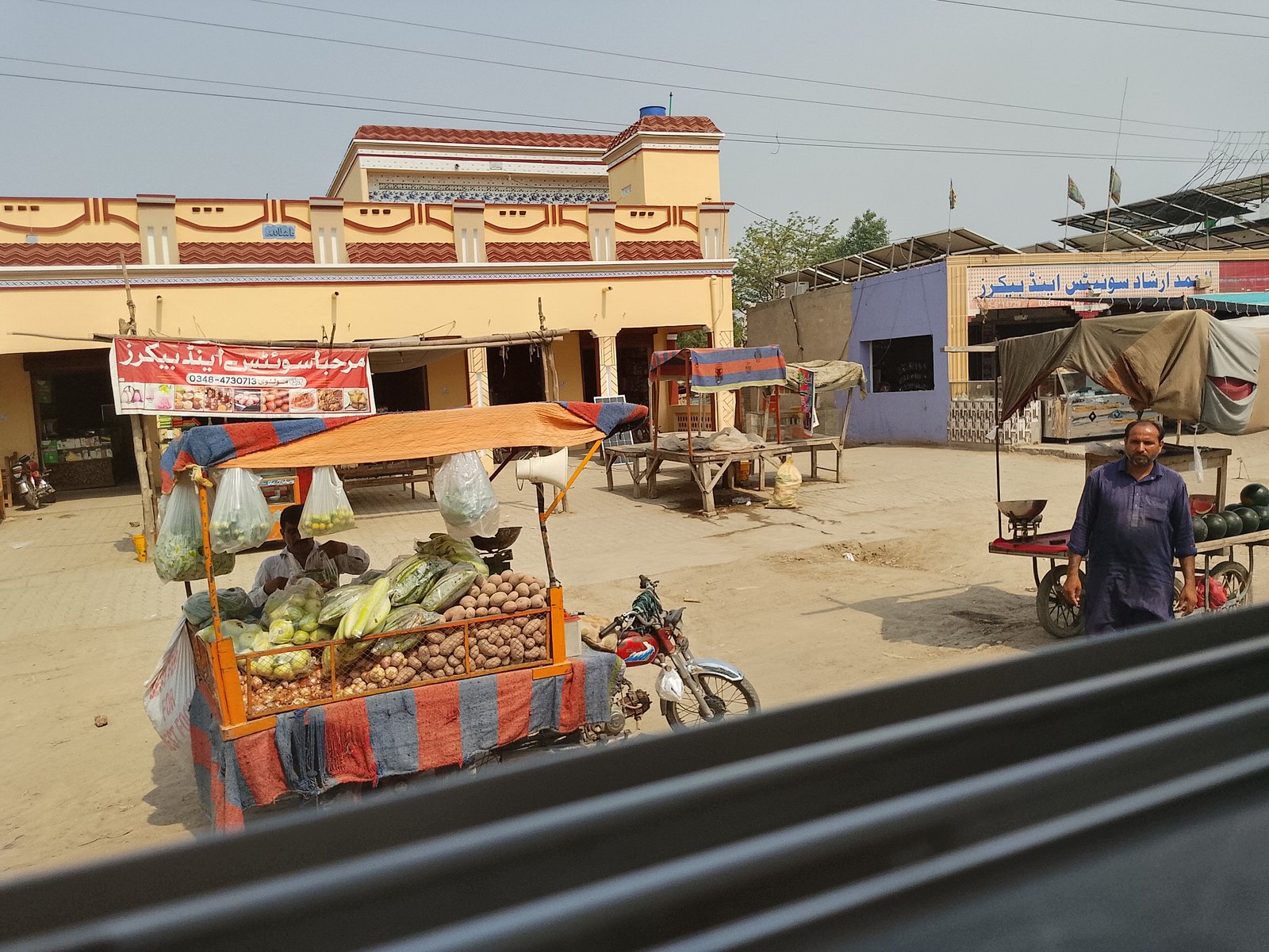 Marhaba sweet and beaker in pull shoriya jampur road Dera ghazi Khan