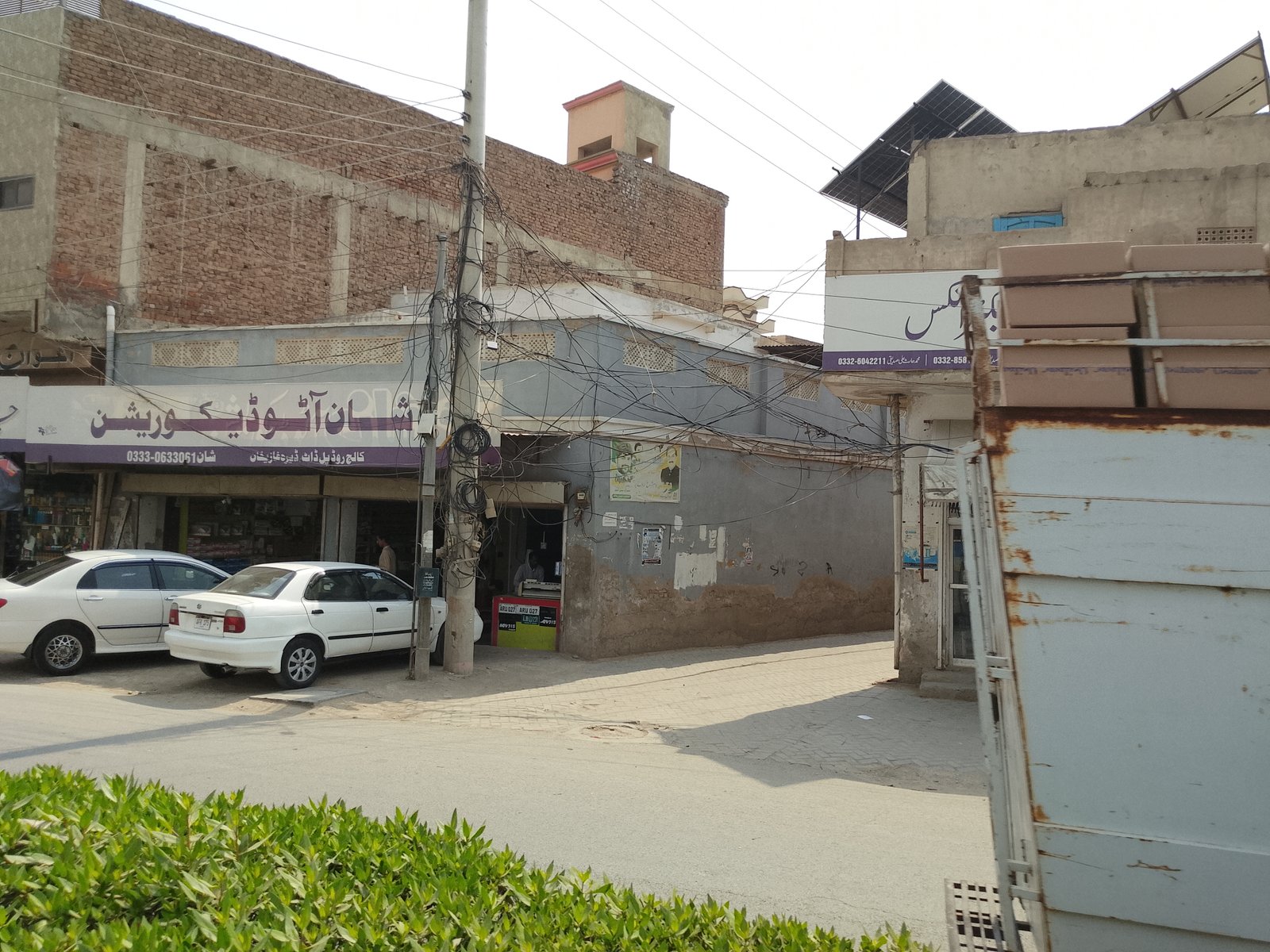 Shan Auto shop and decorations shop in Dera ghazi Khan